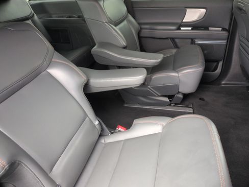 Certified 2025 Ford Expedition Active AWD/4WD image 35