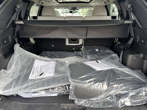 New 2025 Mitsubishi Outlander SE image 8