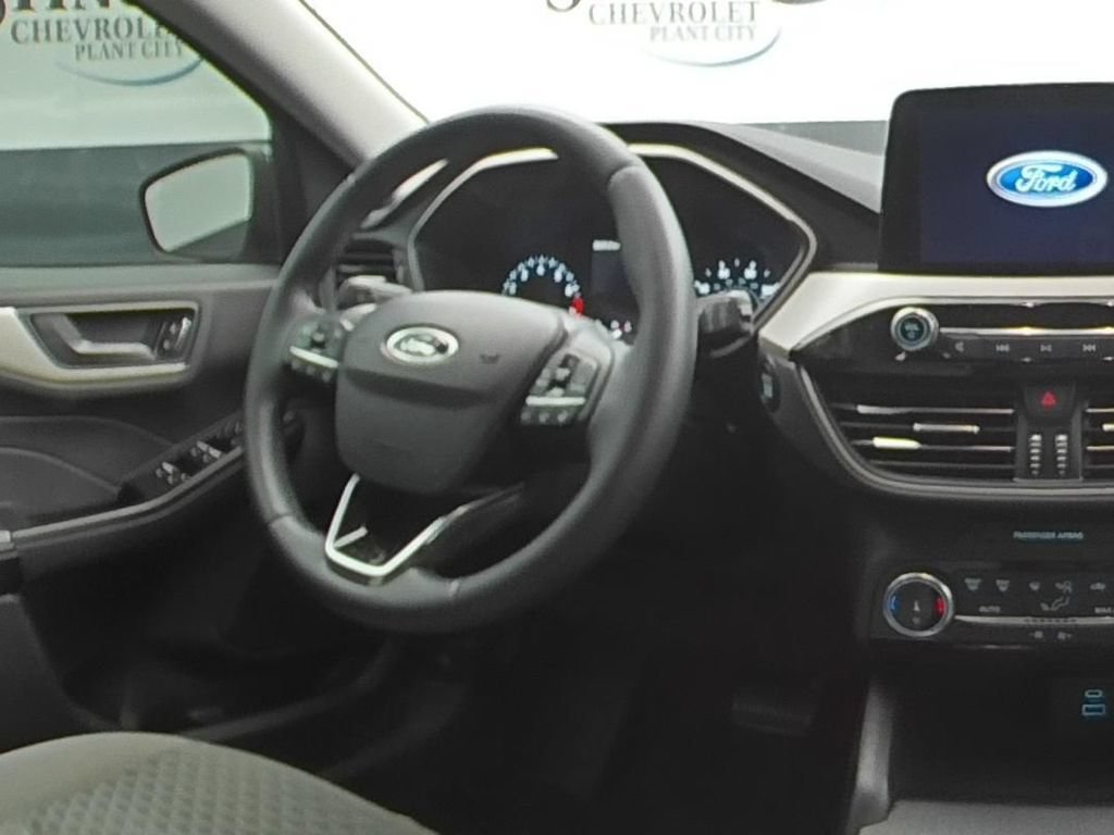 Used 2022 Ford Escape SE w/ SE Sport Appearance Package FWD image 25