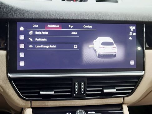 Used 2023 Porsche Cayenne image 23