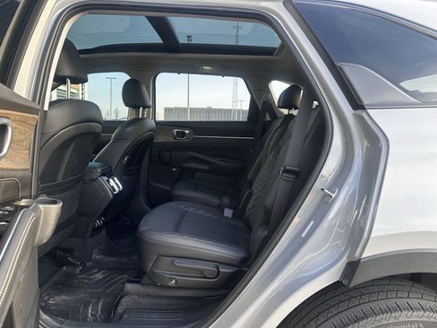 Used 2023 Kia Sorento SX Prestige image 8