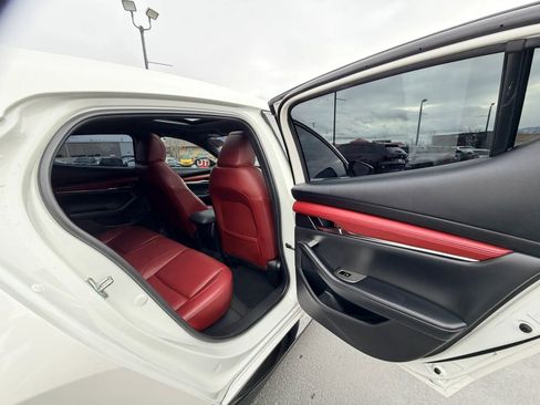 Used 2021 MAZDA MAZDA3 s image 25