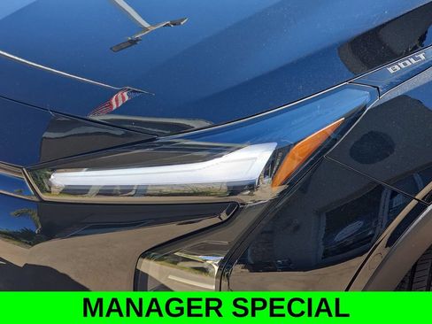 New 2027 Chevrolet Bolt LT w/ Comfort Package FWD image 32