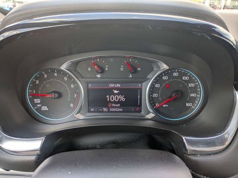 Used 2023 Chevrolet Traverse LT FWD image 32