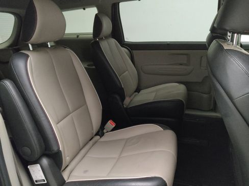 Used 2019 Kia Sedona EX FWD image 19