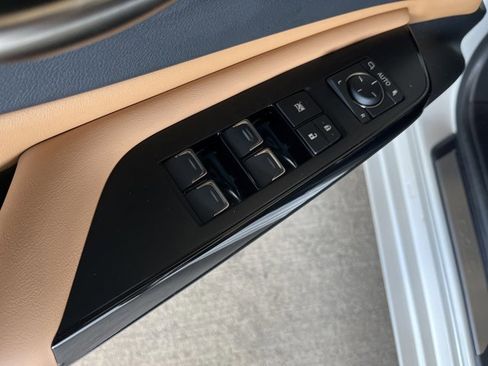 Certified 2023 Lexus ES 300h w/ Premium Package image 10