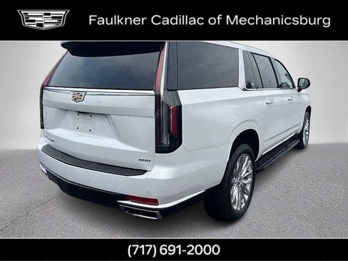 Used 2024 Cadillac Escalade ESV Premium Luxury AWD/4WD image 6