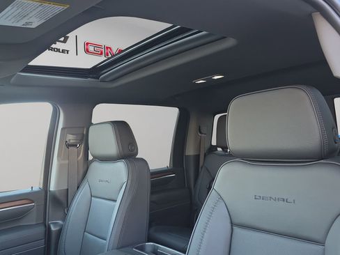 New 2025 GMC Sierra 2500 Denali w/ Denali Reserve Package image 18