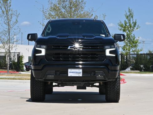 Used 2023 Chevrolet Silverado 1500 LT Trail Boss w/ LT Trail Boss Premium Package AWD/4WD image 3