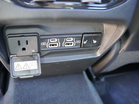 New 2025 Jeep Grand Cherokee Limited w/ Black Appearance Package image 13