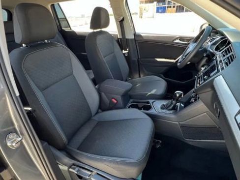 Used 2021 Volkswagen Tiguan S image 69