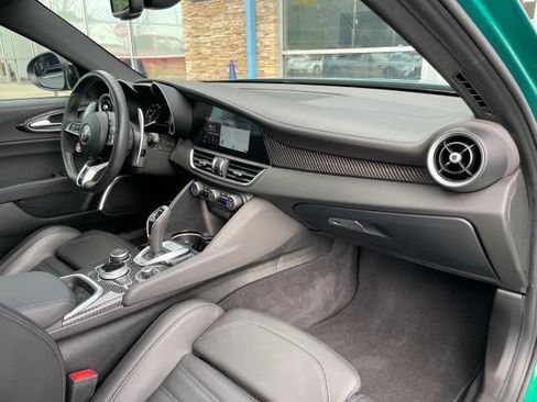Used 2022 Alfa Romeo Giulia Quadrifoglio RWD image 40