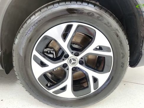Used 2025 Mercedes-Benz GLC 350e 4MATIC image 78