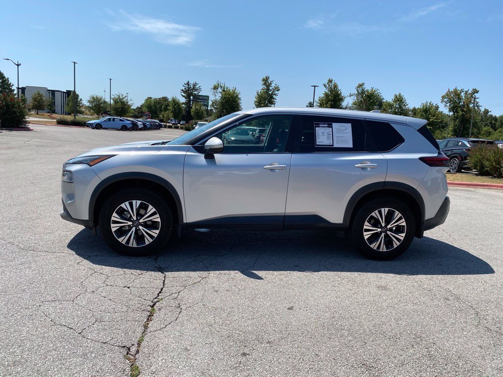 Used 2022 Nissan Rogue SV FWD image 4