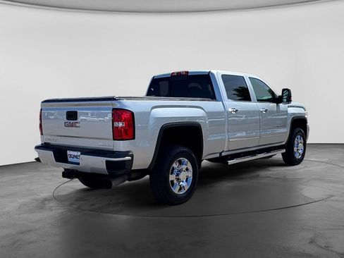 Used 2018 GMC Sierra 3500 Denali w/ Duramax Plus Package AWD/4WD image 10