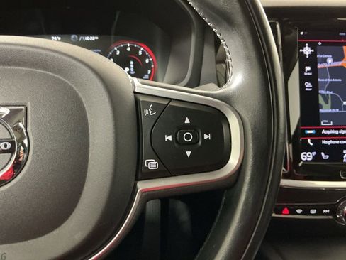Used 2022 Volvo S60 B5 Inscription image 15