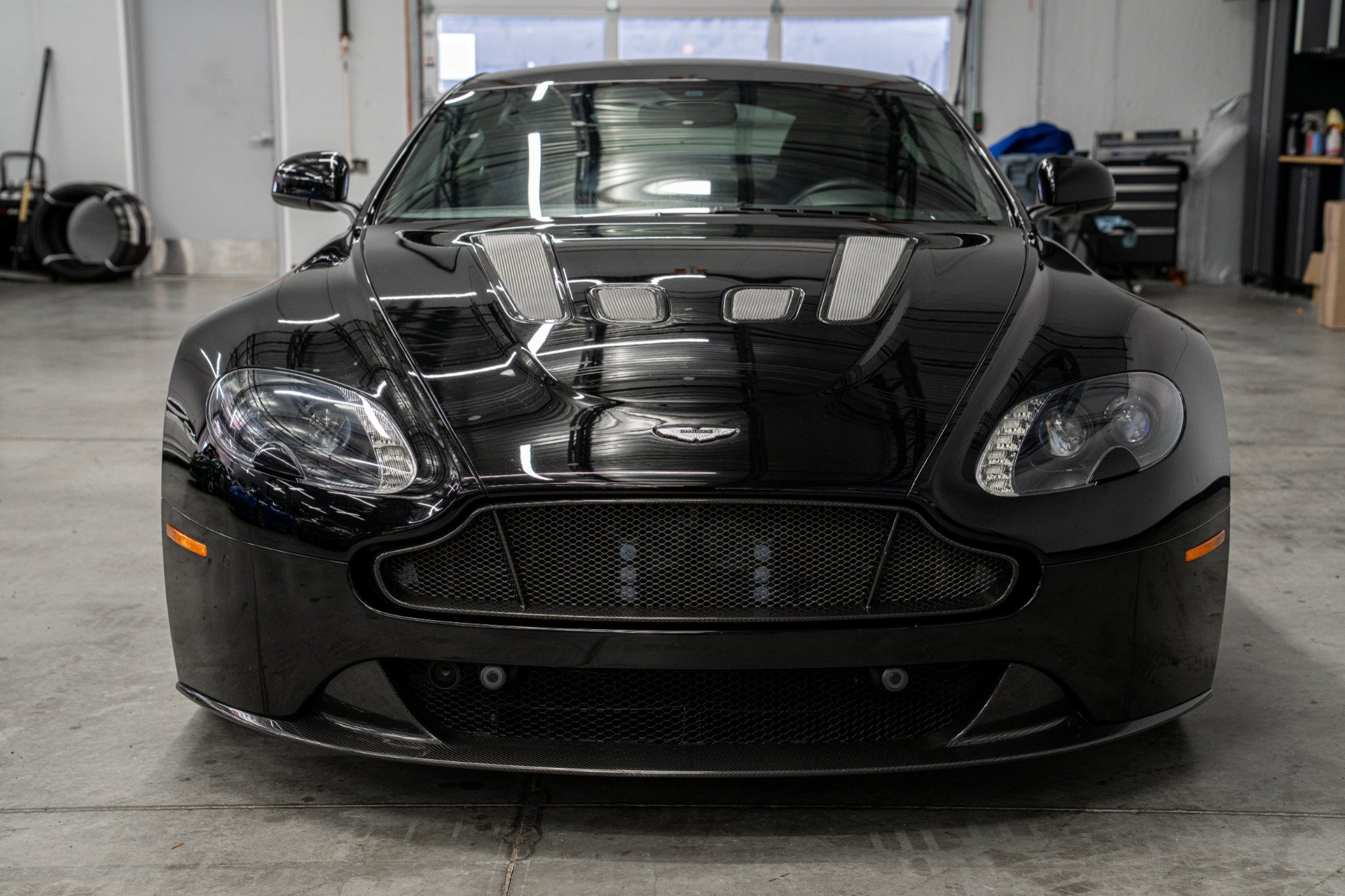 Used 2017 Aston Martin V12 Vantage S RWD image 4