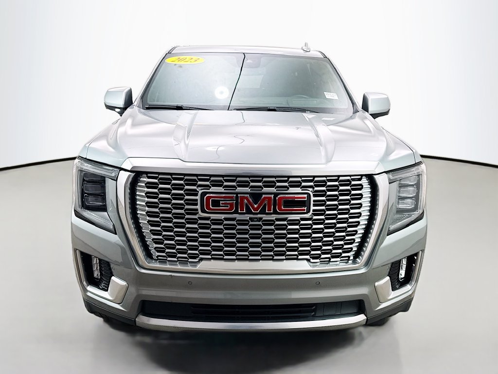 Used 2023 GMC Yukon XL Denali AWD/4WD image 2