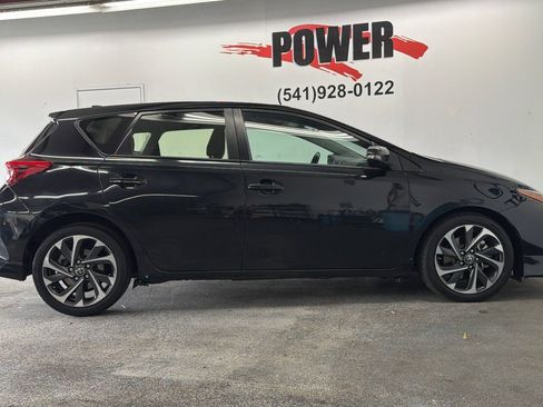 Used 2018 Toyota Corolla iM w/ All-Weather Mat Package FWD image 2