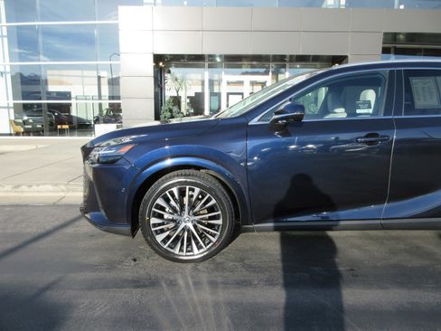 Used 2024 Lexus RX 350 w/ Convenience Package image 2