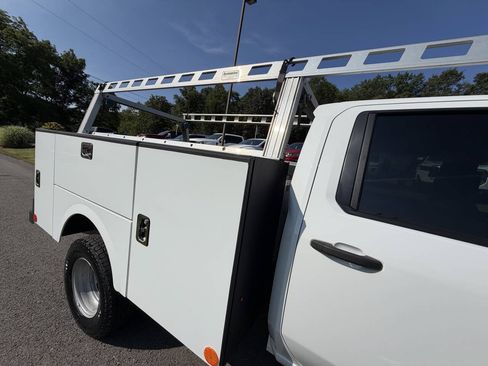 Used 2023 GMC Sierra 3500 Pro w/ Convenience Package AWD/4WD image 12