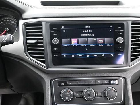 Used 2021 Volkswagen Atlas SE image 12