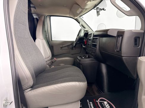 Used 2025 GMC Savana 2500 w/ Driver Convenience Package RWD image 22