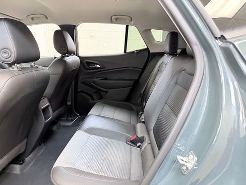 Used 2025 Chevrolet Trax LT w/ Driver Confidence Package FWD image 18