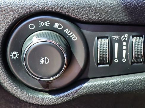Used 2020 Chrysler Pacifica Touring w/ S Appearance Package FWD image 45