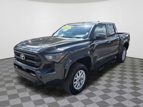 Used 2025 Toyota Tacoma SR5 AWD/4WD image 2