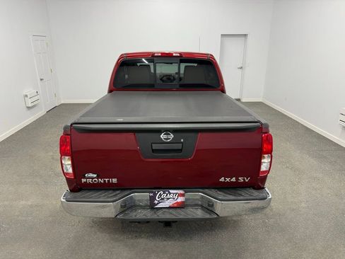 Used 2014 Nissan Frontier SV image 9
