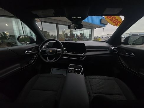Used 2026 Chevrolet Equinox LT AWD/4WD image 18