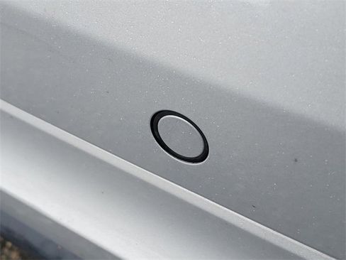 Certified 2025 Volvo XC60 B5 Plus image 9