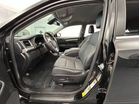 Used 2019 Toyota Highlander Plus FWD image 48