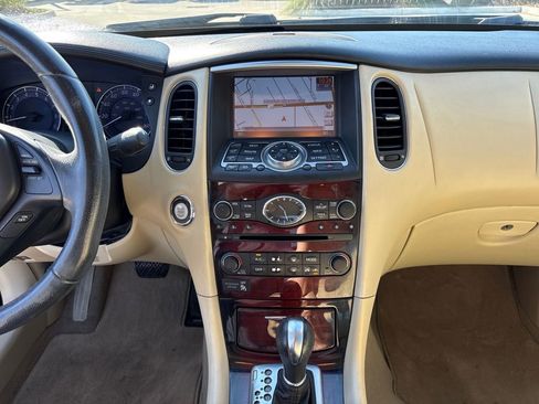 Used 2017 INFINITI QX50 2WD w/ Deluxe Touring Package image 23