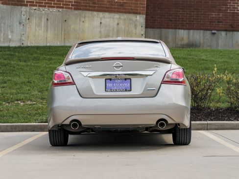 Used 2013 Nissan Altima 2.5 SL w/ Technology Pkg FWD image 26