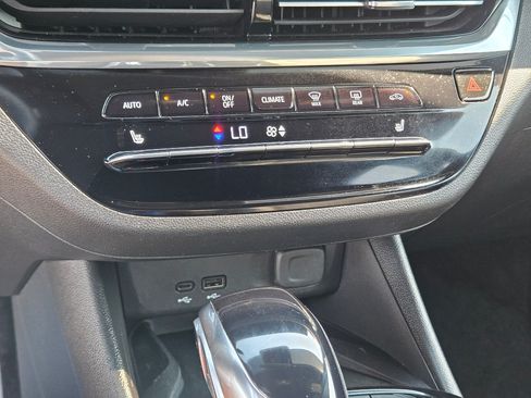 Used 2025 Buick Envista Avenir FWD image 25