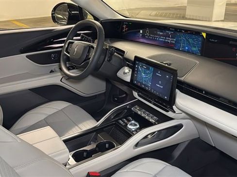 New 2026 Lincoln Nautilus Reserve image 8