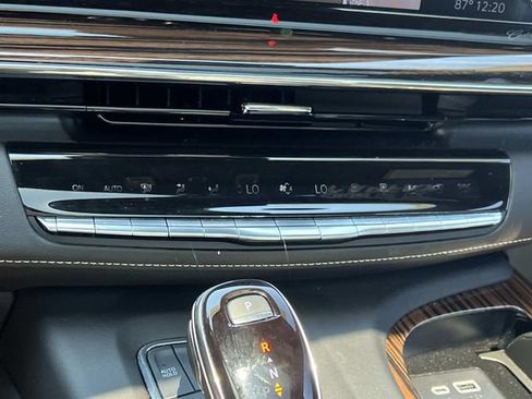 Certified 2024 Cadillac Escalade Premium Luxury AWD/4WD image 24