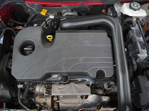 Used 2023 Chevrolet Equinox LT FWD image 9