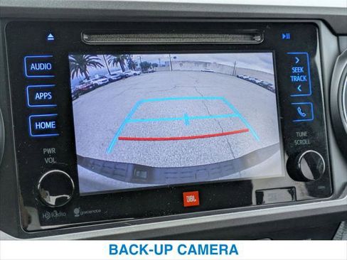 Used 2016 Toyota Tacoma TRD Off-Road image 18