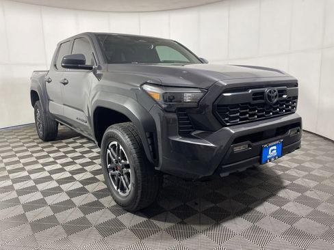 Used 2024 Toyota Tacoma TRD Off-Road AWD/4WD image 2