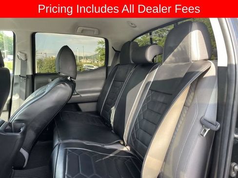 Used 2022 Toyota Tacoma SR AWD/4WD image 17
