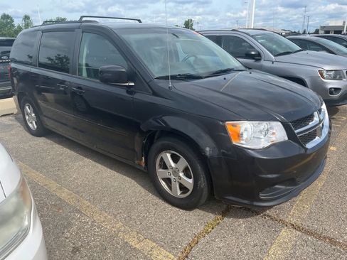 Used 2012 Dodge Grand Caravan SXT FWD image 17