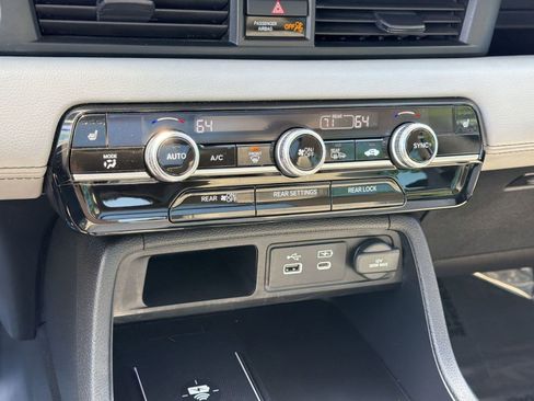 Used 2023 Honda Pilot Touring image 18
