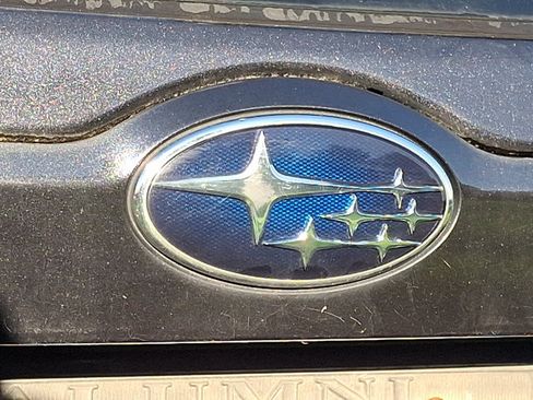 Used 2011 Subaru Impreza 2.5i AWD/4WD image 8