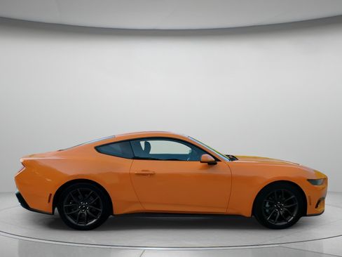 Certified 2026 Ford Mustang Coupe RWD image 32