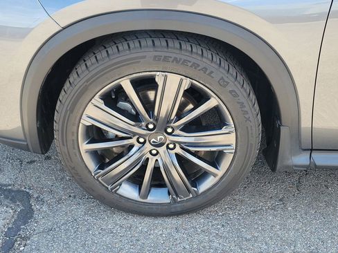 Used 2020 INFINITI QX50 Essential w/ Edition 30 Package AWD/4WD image 9