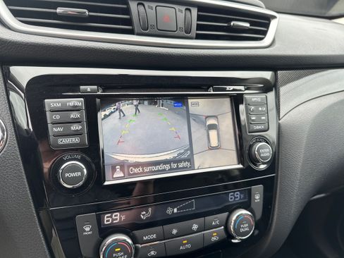 Used 2016 Nissan Rogue SL AWD/4WD image 29