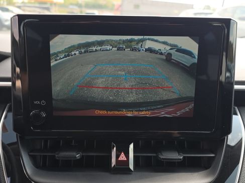 Used 2025 Toyota Corolla LE FWD image 22